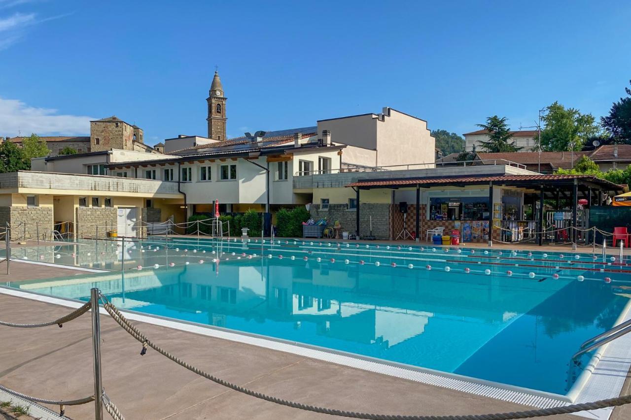 Vakantiehuis met adembenemend uitzicht Monastero Bormida Buitenkant foto