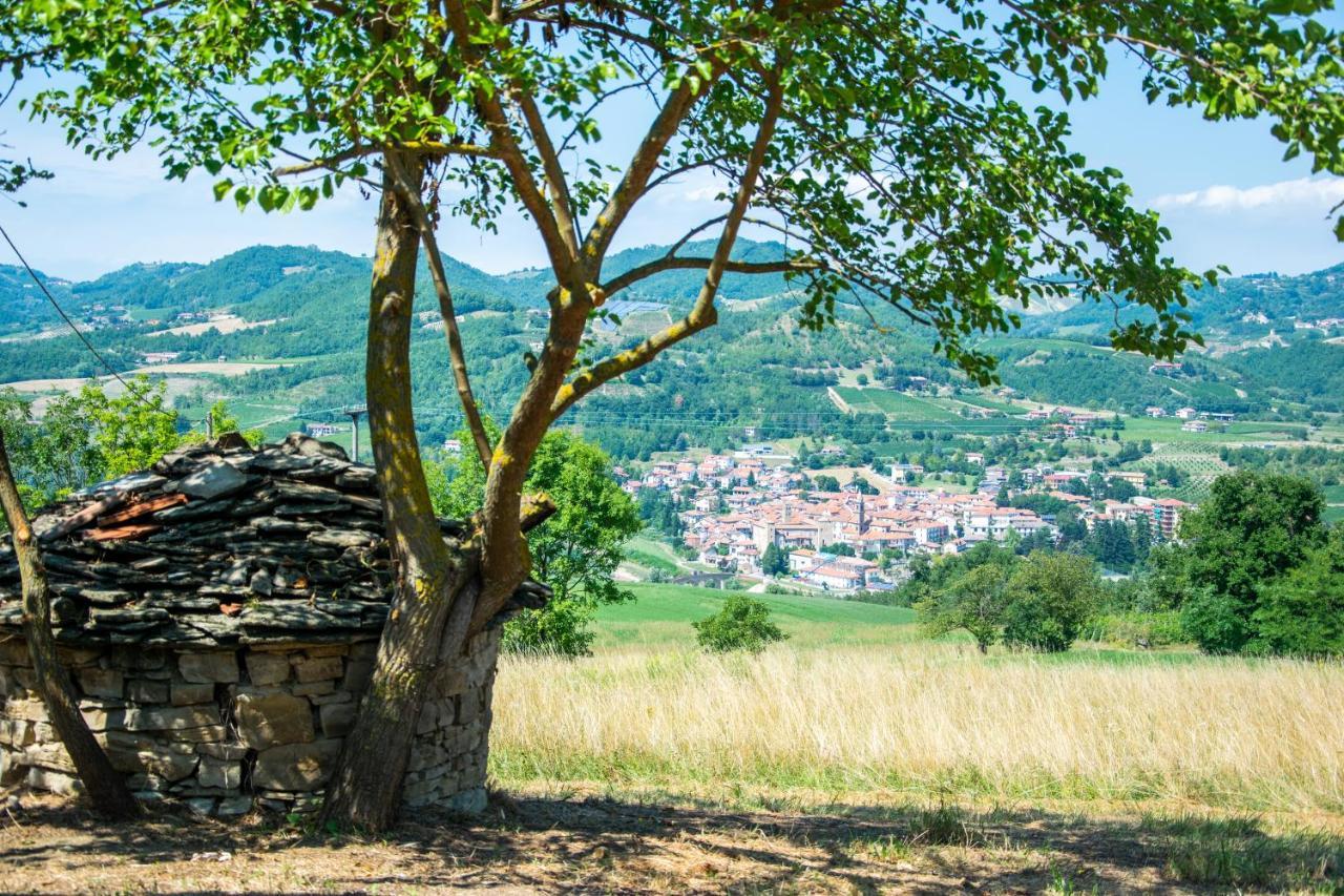 Vakantiehuis met adembenemend uitzicht Monastero Bormida Buitenkant foto