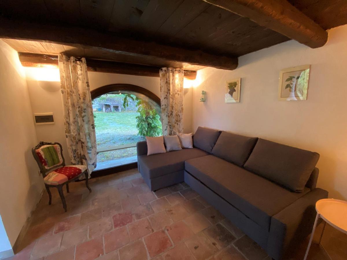 Vakantiehuis met adembenemend uitzicht Monastero Bormida Buitenkant foto