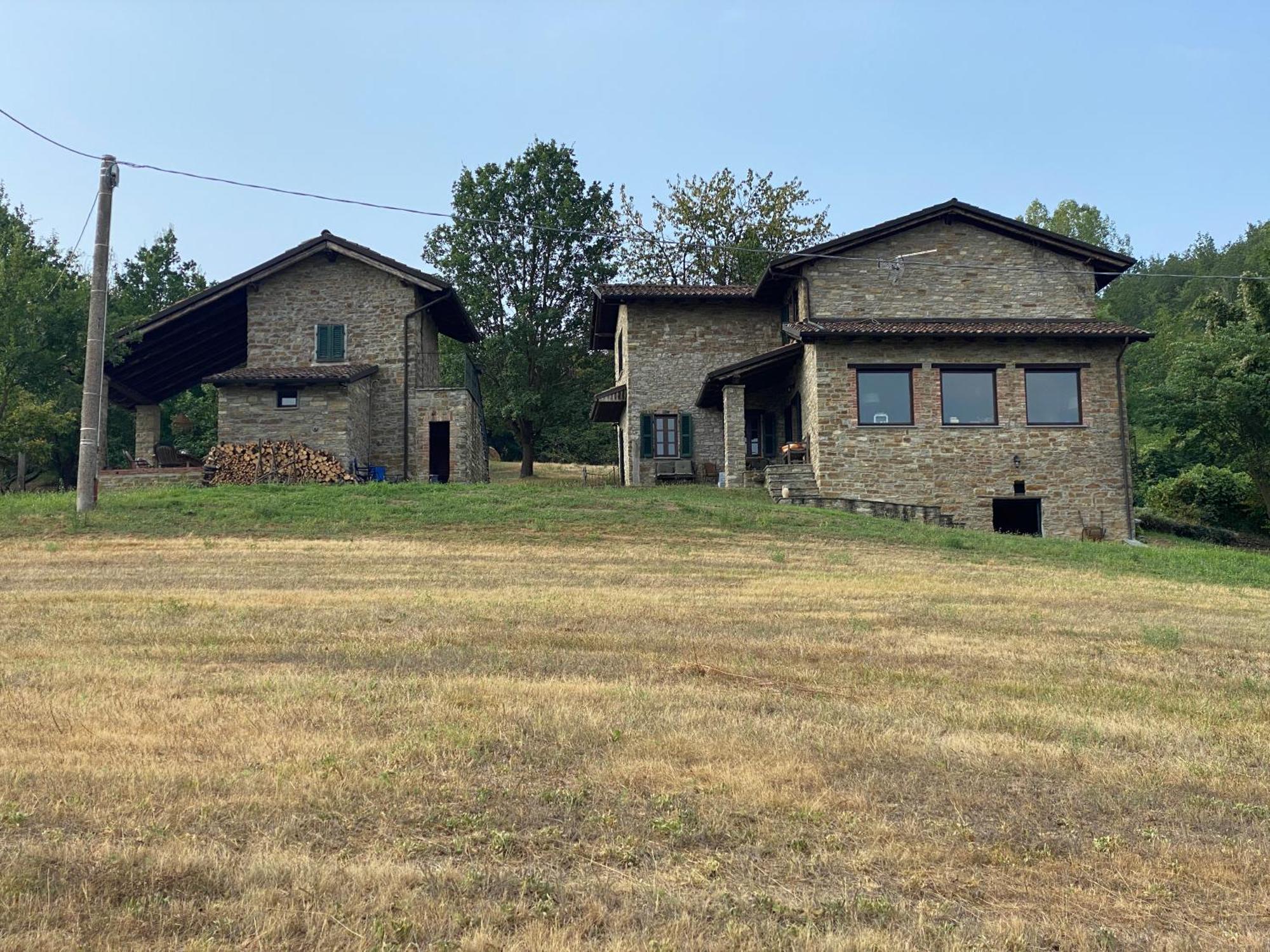 Vakantiehuis met adembenemend uitzicht Monastero Bormida Buitenkant foto