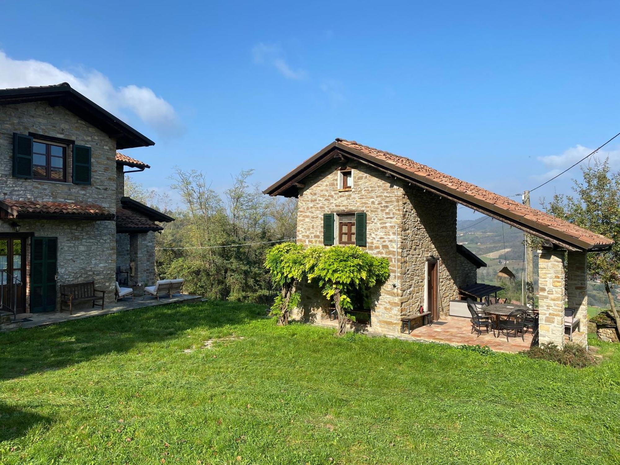 Vakantiehuis met adembenemend uitzicht Monastero Bormida Buitenkant foto